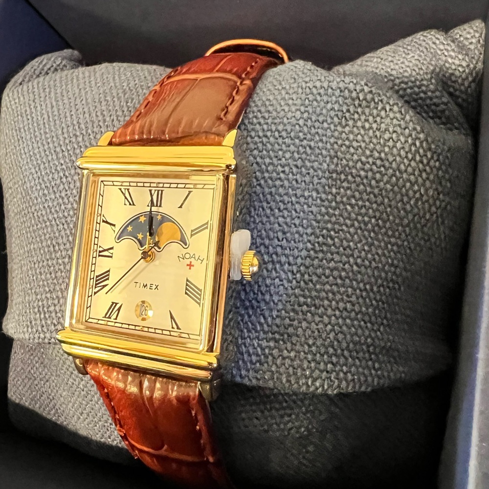 NIB Noah X Timex Moon Phase Watch - Picture 4 of 6